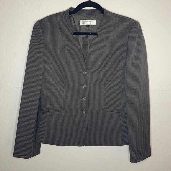 Tahari 2-piece Suit Size 10 - Picture 3 of 11